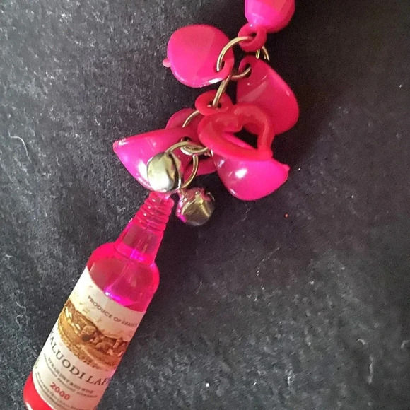 Cute Mini Simulation Resin Beer Pink Bottle Keychain Novelty Women's Bag Charm - Picture 3 of 4